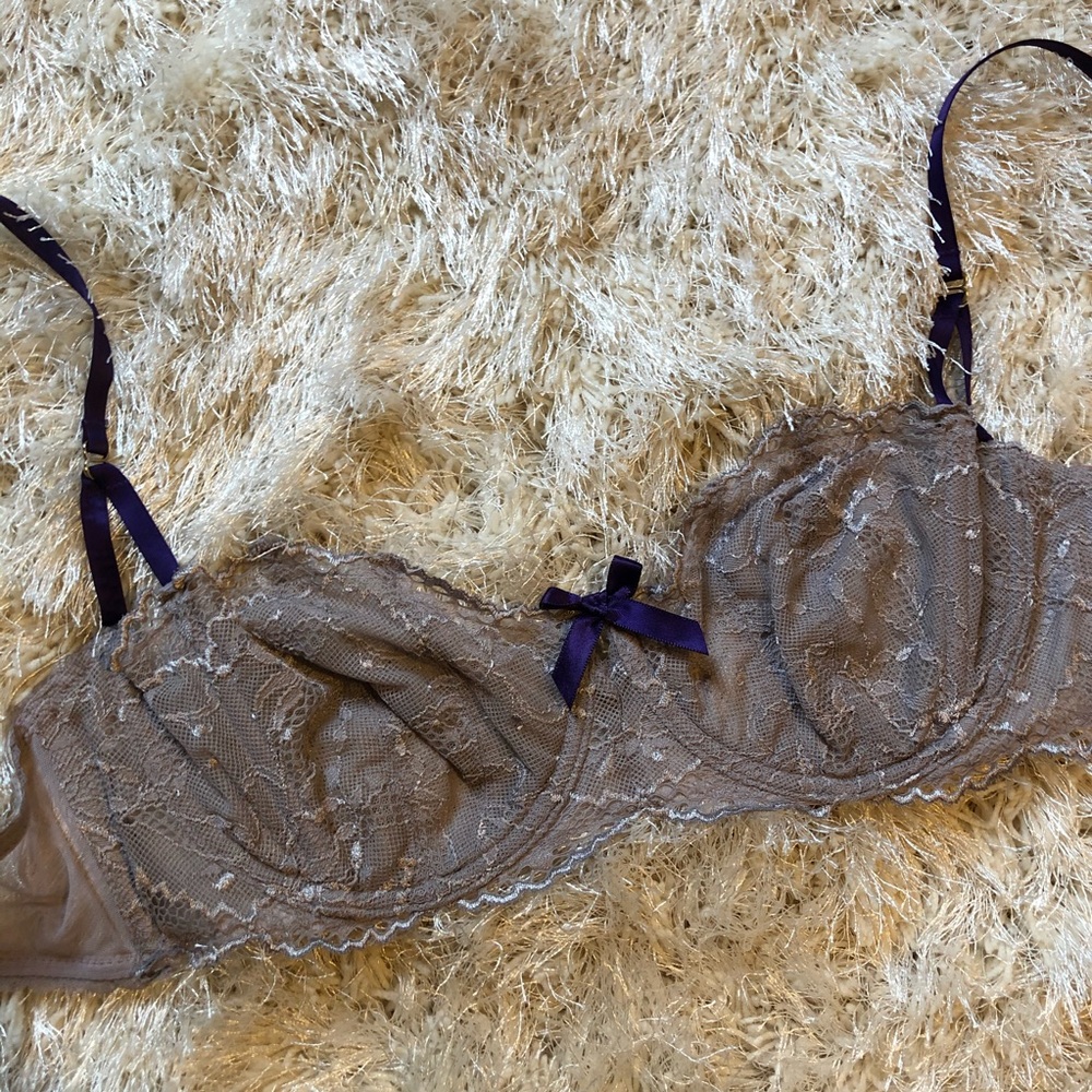 Very Sexy by Victoria’s Secret balconet bra
